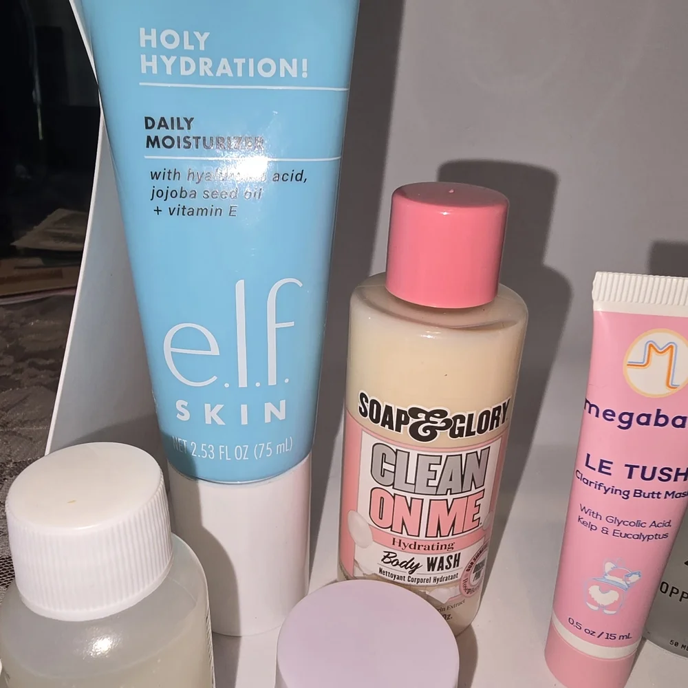 Skincare and Beauty Product Set - Picture 2 of 3